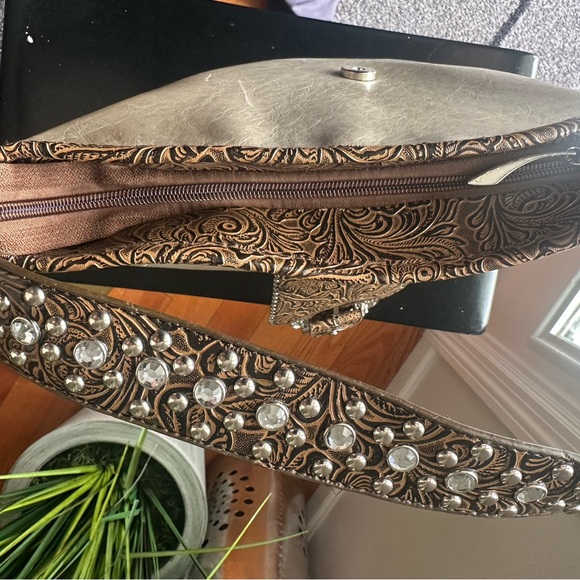 Western Style tooled Floral Faux Leather with Rhinestone buckle shoulder bag - Picture 4 of 15